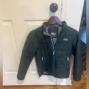 Stio Kids Puffer Jacket - Dark Green with Blue Accents